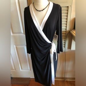 ANNE KLEIN BEAUTIFUL DRESS, size 12 super elegant!